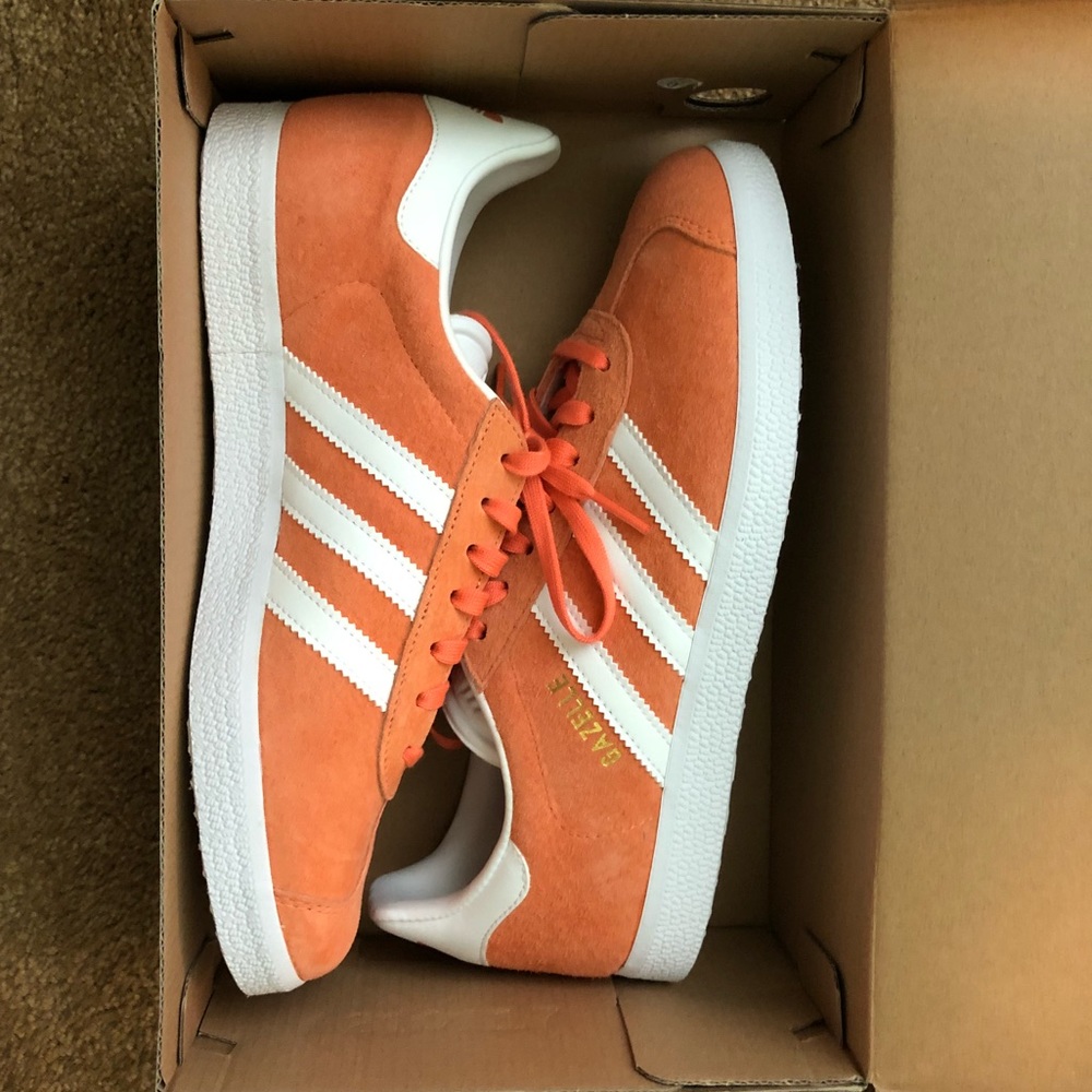 Women’s Adidas Gazelle (size 7)